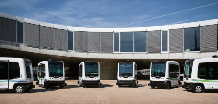 Autobuses que se conducen solos ya transitan en las ciudades