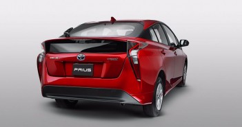 Toyota alerta fallas en el frenado de Prius