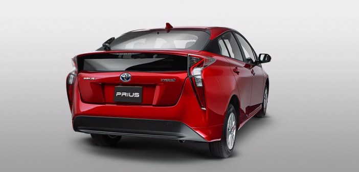 Toyota alerta fallas en el frenado de Prius