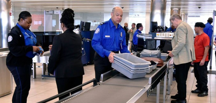 SAT elimina semáforos fiscales en aeropuertos